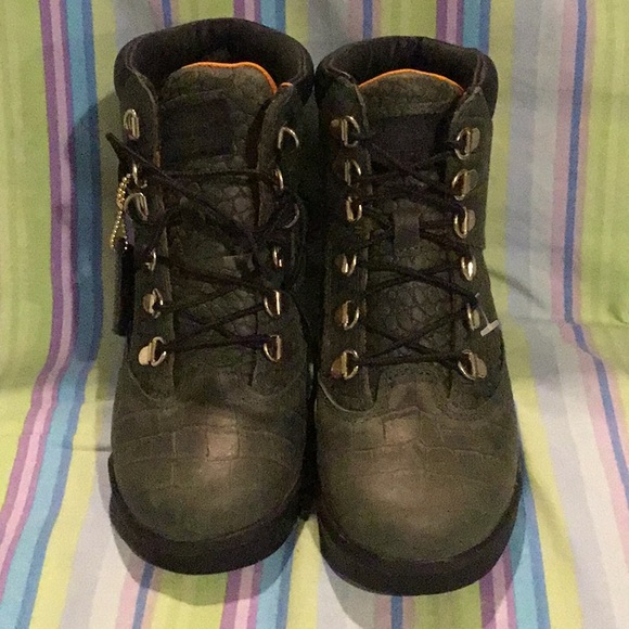 Pc1) limited release timberland 🥾 - Picture 1 of 8